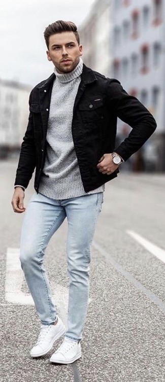 Как носить зауженные джинсы с джинсовой курткой мужчине весна: Ансамбль из джинсовой куртки и зауженных джинсов поможет выглядеть стильно, но при этом подчеркнуть твой личный стиль. Что же до обуви, белые кожаные низкие кеды — самый целесообразный вариант. Когда зима сменяется в межсезонье, всегда хочется одеваться с иголочки и выглядеть потрясающе, обращая на себя взгляды красивых дам. Такой ансамбль точно поможет достичь желаемой цели.