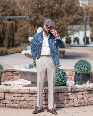 Какие классические рубашки носить с синей джинсовой курткой за 40 лет мужчине весна: Синяя джинсовая куртка и классическая рубашка — великолепный вариант для рабочего образа на каждый день. Почему бы не привнести в этот лук на каждый день чуточку изысканности с помощью темно-коричневых кожаных лоферов с кисточками? Когда зимнее время года уходит и сменяется более теплой погодой, мы снимаем с себя тяжелые шубы и толстые пуховики и встает вопрос о том, что носить. Подобный образ будет замечательным вдохновением.