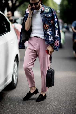 Какие джинсовые куртки носить с черными лоферами мужчине: Джинсовая куртка в сочетании с розовыми брюками чинос позволит выразить твой индивидуальный стиль. Не прочь сделать лук немного элегантнее? Тогда в качестве обуви к этому луку, стоит выбрать черные лоферы.