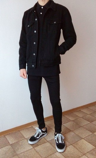 Мужская черная джинсовая куртка от Pull&Bear