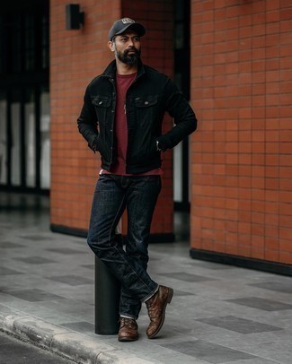 Какие джинсовые куртки носить с коричневыми повседневными ботинками мужчине: Джинсовая куртка и темно-синие джинсы будет отличным вариантом для непринужденного лука на каждый день. Этот образ получает свежее прочтение в сочетании с коричневыми повседневными ботинками.