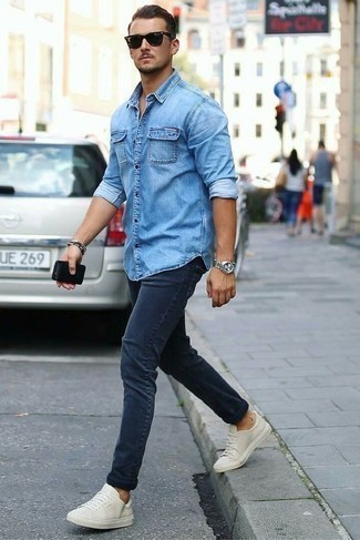 Мужская голубая джинсовая рубашка от Sacai