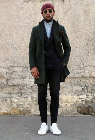 Какие низкие кеды носить с черными классическими брюками мужчине: Дуэт темно-зеленого длинного пальто и черных классических брюк выглядит очень модно и элегантно. Чтобы образ не получился слишком претенциозным, можешь надеть низкие кеды.