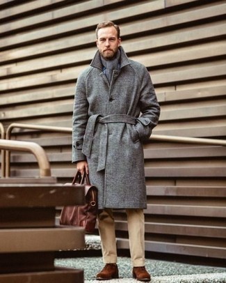 Какие классические брюки носить с коричневыми оксфордами: Сочетание серого длинного пальто и классических брюк поможет создать модный классический ансамбль. Весьма органично здесь будут выглядеть коричневые оксфорды.