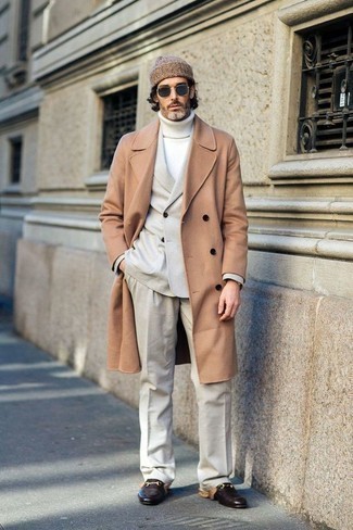 Светло-коричневое длинное пальто от A.P.C.