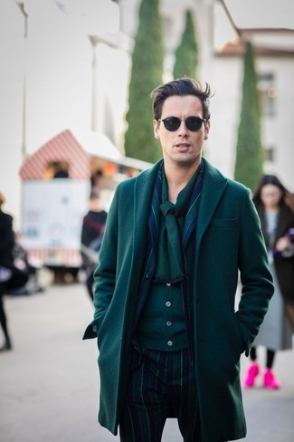 С чем носить оливковый кардиган мужчине в прохладную погоду в деловом стиле: Оливковый кардиган и темно-зеленое длинное пальто — обязательные вещи в арсенале современного жителя большого города.