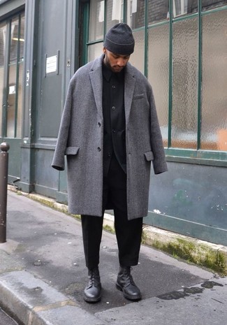 Серое длинное пальто от Comme des Garcons