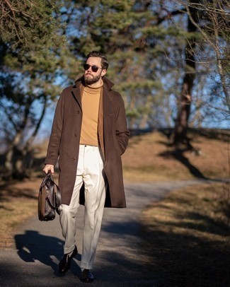 Какие пиджаки носить с коричневым длинным пальто в деловом стиле: Коричневое длинное пальто и пиджак — must have вещи в классическом мужском гардеробе. Весьма удачно здесь смотрятся темно-коричневые кожаные лоферы.