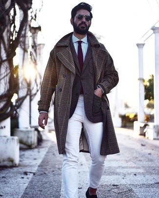 Коричневое длинное пальто с узором "гусиные лапки" от Saint Laurent