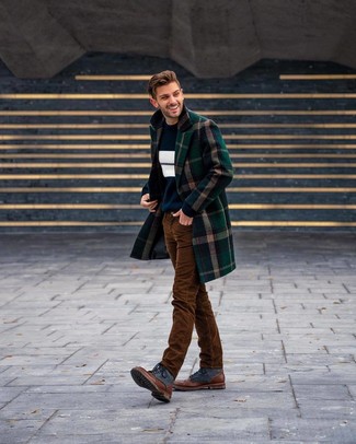 Какие повседневные ботинки носить с коричневыми джинсами в 30 лет мужчине в холод: Когда не знаешь, в чем пойти на свидание вечером, темно-зеленое длинное пальто в шотландскую клетку и коричневые джинсы — идеальный выбор. Очень уместно здесь выглядят повседневные ботинки.