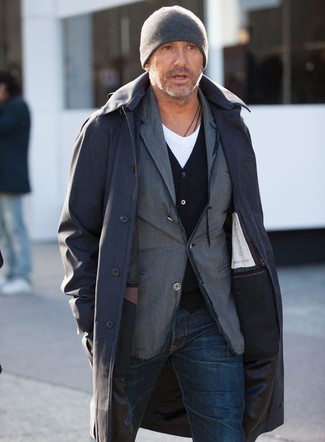 Какие зауженные джинсы носить с серым пиджаком мужчине осень в стиле кэжуал: Серый пиджак и зауженные джинсы — великолепный образ, если ты ищешь простой, но в то же время модный мужской образ. Если хочешь выглядеть по-осеннему ярко и по моде, тебе определенно нужно взять этот ансамбль на заметку.