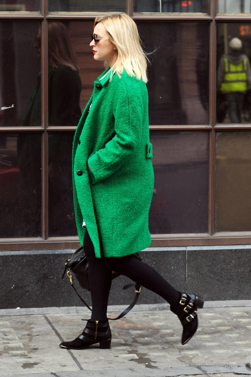 С чем носить зимние и демисезонные зеленые пальто