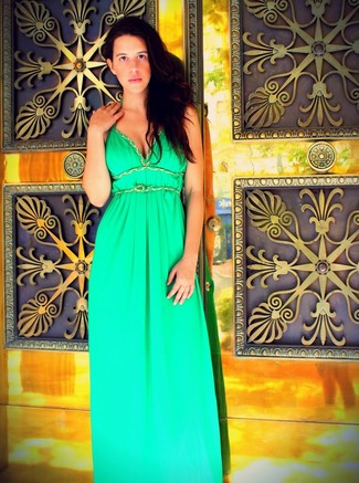 Зеленое платье-макси от Olivegrey