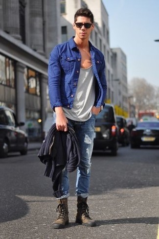Какие джинсы носить с синим кардиганом мужчине: Синий кардиган и джинсы — обязательные вещи в гардеробе молодых людей с превосходным чувством стиля. В паре с темно-коричневыми повседневными ботинками такой лук смотрится особенно удачно.