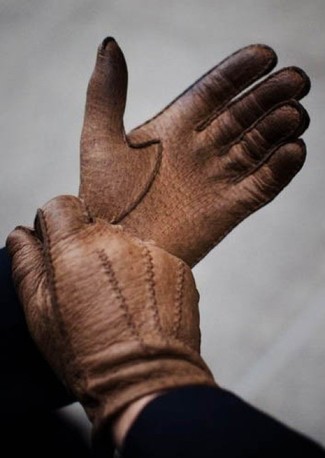 Мужские коричневые кожаные перчатки от Dents