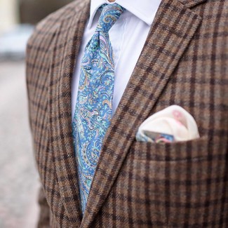С чем носить коричневый пиджак в клетку мужчине: Коричневый пиджак в клетку в сочетании с белой классической рубашкой — замечательный пример делового городского стиля.