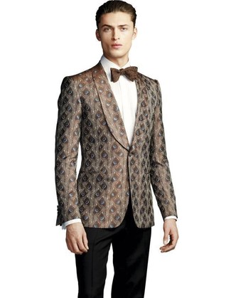 С чем носить коричневый галстук-бабочку в 30 лет мужчине: Если в одежде ты делаешь ставку на удобство и функциональность, коричневый пиджак из парчи и коричневый галстук-бабочка — прекрасный вариант для модного мужского образа на каждый день.