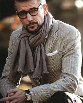 С чем носить серый шарф мужчине: Такое лаконичное и комфортное сочетание базовых вещей, как коричневый шерстяной пиджак в шотландскую клетку и серый шарф, придется по душе мужчинам, которые любят проводить дни в постоянном движении.