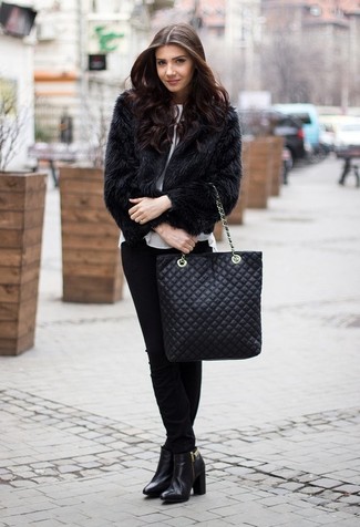 Черная кожаная стеганая большая сумка от Versace Jeans