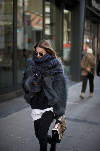 С чем носить куртку в 30 лет женщине зима: Куртка и черные джинсы скинни надежно закрепились в гардеробе многих дам, помогая создавать сногсшибательные и стильные ансамбли. Чтобы ансамбль не получился слишком претенциозным, можешь надеть черные замшевые ботинки челси. Если ты в поисках красивого лука на осенне-зимний период, этот наряд будет пользоваться у тебя спросом.