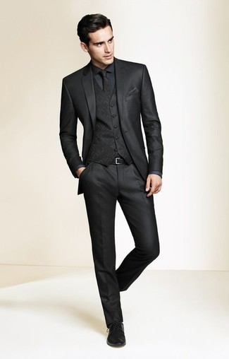 Какие костюмы носить с серой классической рубашкой: Костюм в сочетании с серой классической рубашкой поможет составить незабываемый мужской лук. Чтобы добавить в лук толику непринужденности , на ноги можно надеть черные кожаные туфли дерби.