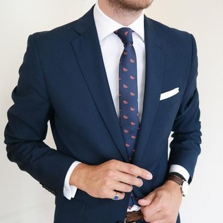 С чем носить синий галстук с принтом мужчине: Для воплощения элегантного вечернего ансамбля прекрасно подойдет темно-синий костюм и синий галстук с принтом.