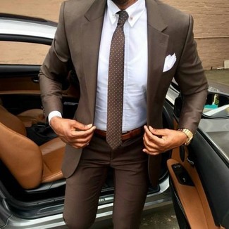 С чем носить табачный галстук в горошек мужчине: Сочетание коричневого костюма и табачного галстука в горошек — образец изысканного мужского стиля.