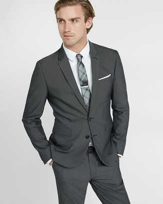 Какие классические рубашки носить с серым костюмом в 20 лет: Серый костюм и классическая рубашка помогут создать выразительный мужской образ.