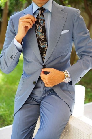 С чем носить бирюзовый костюм в 30 лет лето в деловом стиле: Сочетание бирюзового костюма и голубой классической рубашки — образец элегантного стиля. Подобный образ обязательно тебе полюбится для теплых летних дней.