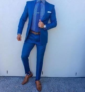 Какие классические рубашки носить с синим костюмом в 30 лет: Синий костюм и классическая рубашка позволят составить элегантный мужской образ. Дерзкие молодые люди дополнят образ коричневыми кожаными монками с двумя ремешками.
