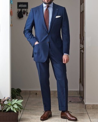 С чем носить коричневый галстук в горошек в 30 лет мужчине: Темно-синий костюм и коричневый галстук в горошек помогут составить утонченный мужской лук. Что касается обуви, можешь отдать предпочтение функциональности и надеть коричневые кожаные оксфорды.