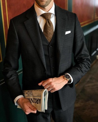 С чем носить коричневый галстук в 30 лет мужчине в теплую погоду в деловом стиле: Несмотря на то, что этот лук выглядит довольно-таки сдержанно, ансамбль из черного костюма-тройки в шотландскую клетку и коричневого галстука всегда будет по вкусу джентльменам, непременно покоряя при этом дамские сердца.