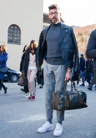 Мужская оливковая дорожная сумка с камуфляжным принтом от Golden Goose Deluxe Brand