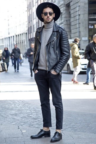 Какие джинсы носить с черными брогами: Черная кожаная косуха и джинсы — обязательные предметы в гардеробе парней с превосходным чувством стиля. Сделать образ чуть строже помогут черные броги.