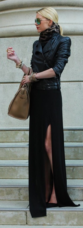 Черное платье-макси с разрезом от Club L London
