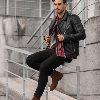Как носить черные брюки с коричневой обувью в 30 лет мужчине осень: Черная кожаная косуха и черные брюки — отличный образ для веселого выходного дня. Любители модных экспериментов могут дополнить ансамбль коричневыми замшевыми ботинками челси, тем самым добавив в него чуточку строгости. Если хочешь выглядеть отменно и по-осеннему эффектно, определенно стоит взять этот лук на вооружение.