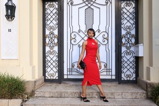 Красное облегающее платье от Versace