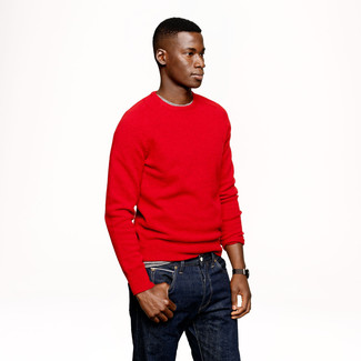 Какие джинсы носить с красным свитером с круглым вырезом в 20 лет мужчине в теплую погоду: Фанатам расслабленного стиля полюбится образ из красного свитера с круглым вырезом и джинсов.