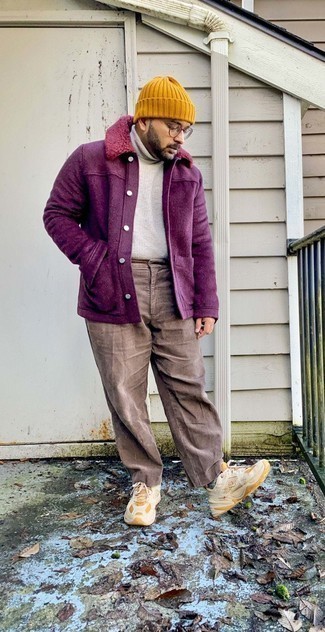 Какие водолазки носить с пурпурной курткой-рубашкой в 30 лет мужчине осень: Пурпурная куртка-рубашка и водолазка — must have вещи в арсенале стильного жителя мегаполиса. Дополни лук бежевыми кроссовками, если не хочешь, чтобы он получился слишком претенциозным. В таком красивом луке грустить по уходящему лету просто нереально.