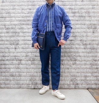 Какие классические брюки носить с синей рубашкой с коротким рукавом мужчине: Синяя рубашка с коротким рукавом и классические брюки прекрасно впишутся в любой мужской образ — небрежный повседневный образ или же строгий вечерний. Белые низкие кеды из плотной ткани обеспечат удобство в движении.
