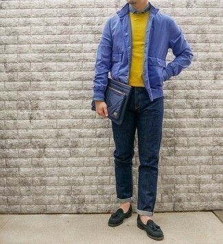Какие джинсы носить с темно-синей курткой-рубашкой мужчине в стиле смарт-кэжуал: Тандем темно-синей куртки-рубашки и джинсов вне всякого сомнения подчеркнет твой индивидуальный стиль. Почему бы не добавить в этот лук на каждый день толику эффектности с помощью темно-зеленых замшевых лоферов с кисточками?