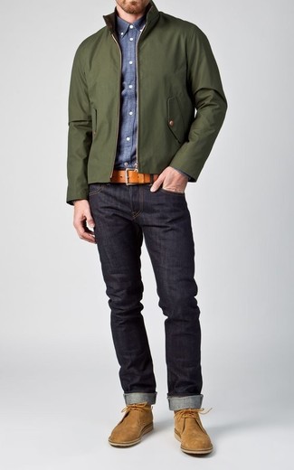 Какие джинсы носить с темно-зеленой курткой харрингтон в 30 лет в теплую погоду: Образ из темно-зеленой куртки харрингтон и джинсов позволит воплотить в твоем образе городской стиль современного джентльмена. В сочетании с этим луком отлично будут смотреться светло-коричневые замшевые ботинки дезерты.