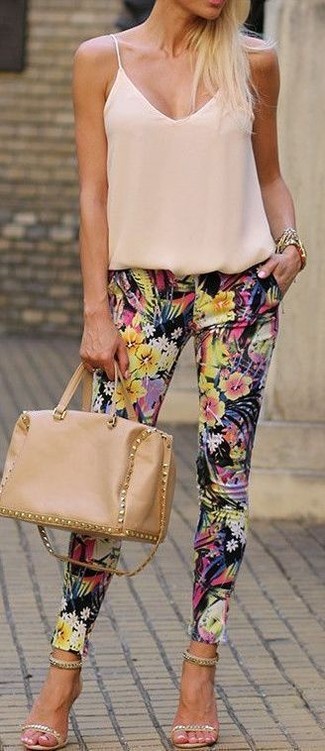 Черные узкие брюки с цветочным принтом от Versus