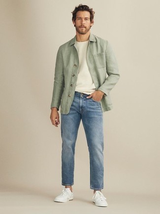 Какие джинсы носить с мятной курткой-рубашкой в 30 лет мужчине в теплую погоду: Мятная куртка-рубашка и джинсы — беспроигрышный образ, если ты ищешь лёгкий, но в то же время модный мужской образ. Поклонники смелых сочетаний могут дополнить ансамбль белыми низкими кедами из плотной ткани.