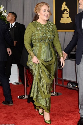 Как Adele носит Оливковое вечернее платье, Оливковые сатиновые туфли