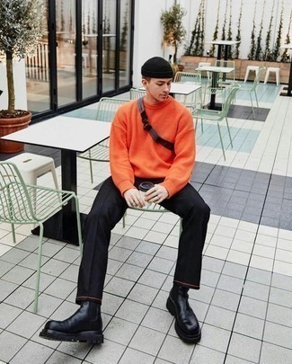 С чем носить оранжевый свитер с круглым вырезом мужчине: В оранжевом свитере с круглым вырезом и черных брюках чинос можно пойти на свидание в непринужденной обстановке или провести выходной, когда в программе поход в кино или барный тур. Думаешь привнести сюда немного утонченности? Тогда в качестве дополнения к этому образу, обрати внимание на черные кожаные ботинки челси.