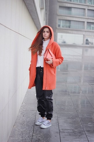 Женское оранжевое пальто от Immagi