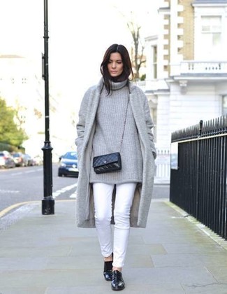 Какие лоферы носить с серым пальто в 30 лет женщине: Серое пальто и белые узкие брюки — прекрасный выбор для поклонниц дресс-кода smart casual. Весьма неплохо здесь будут выглядеть лоферы.