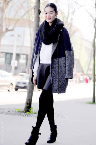 Женский черный шарф от Maria Calderara