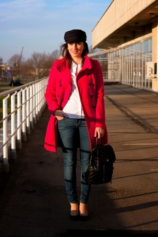 Какие туфли носить с красным пальто в 30 лет весна в деловом стиле: Красное пальто и темно-синие джинсы скинни надежно обосновались в гардеробе многих барышень, помогая создавать выразительные и стильные образы. В тандеме с этим луком наиболее уместно выглядят туфли. Разве это не крутое решение для межсезонного периода, когда погода с каждым днем становится теплее?